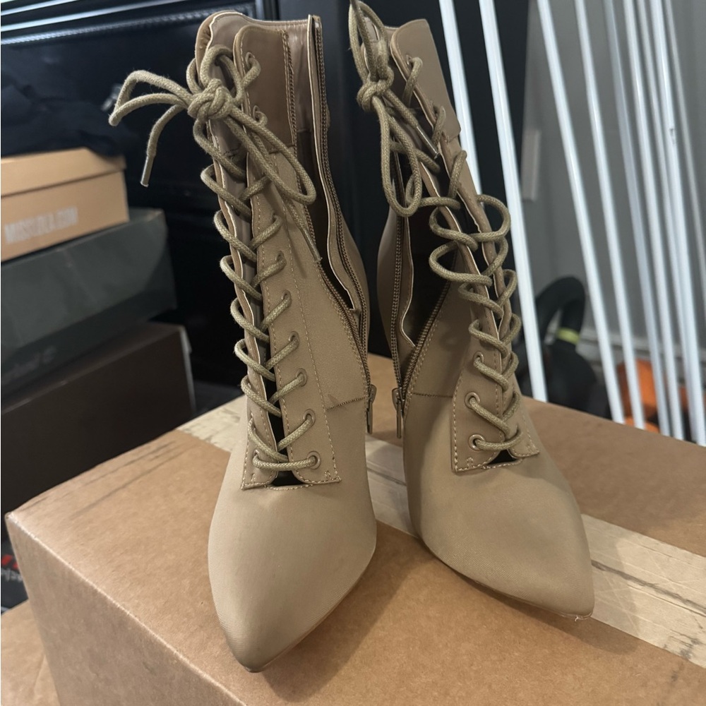 Miss Lola Tie Up Stiletto